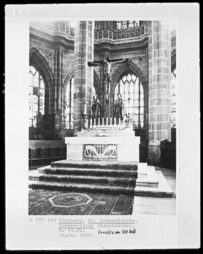 Lorenzaltar (main altar): crucifix, Mary and John