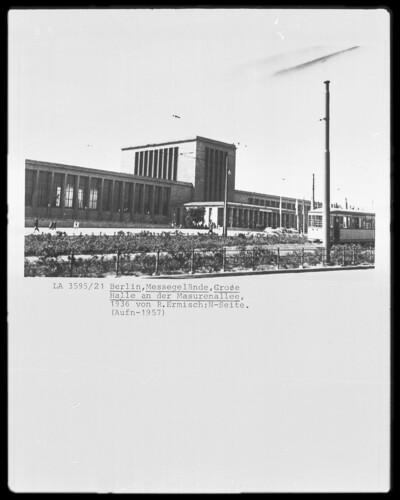 Large hall at Masurenallee