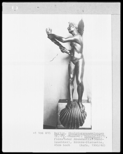 Flora (or Abundantia, wall lamp)