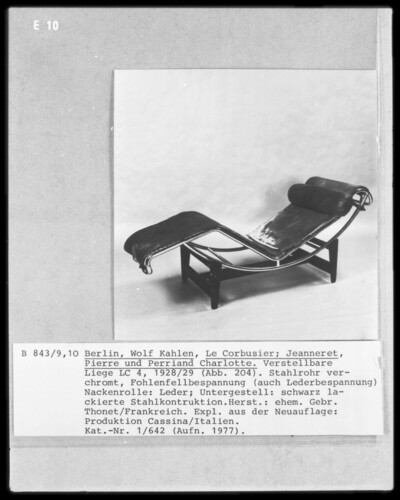 Verstellbare Liege LC 4