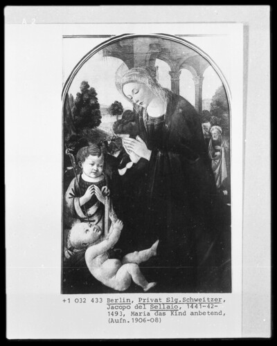Mary worshiping the child