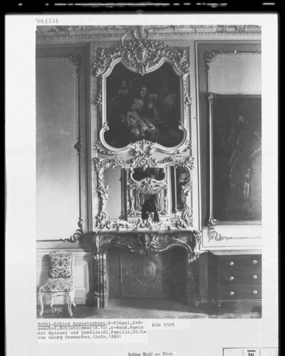 Fireplace mirror image