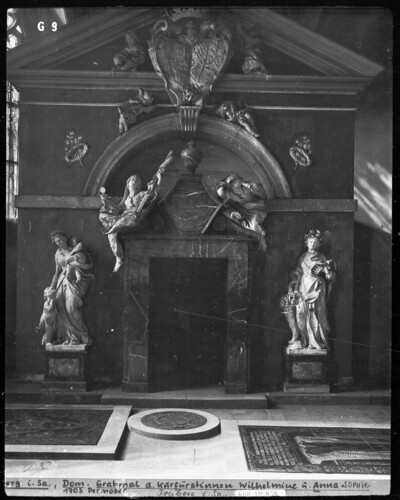 Sisterly Crypt & Headstone of the Electors Anna Sophie von Sachsen (d. 1711) and Wilhelmine von der Pfalz (d. 1706)