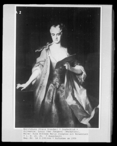 A court lady Maria Josephas with sheet music