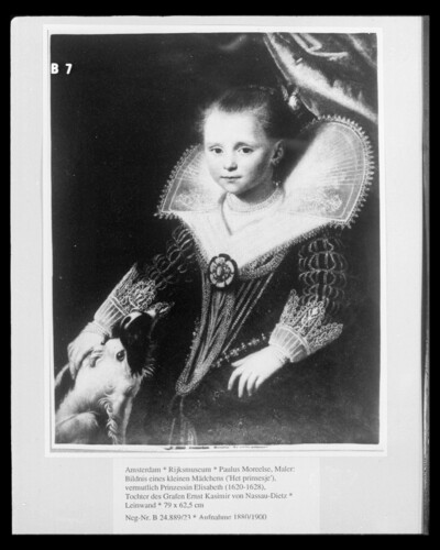 Portrait of a Little Girl (’ Het prinsesje’), probably Princess Elisabeth (1620-1628), daughter of Count Ernst Kasimir von Nassau-Dietz