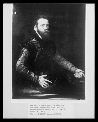 Portrait of a goldsmith (Steven van Herwijck?)