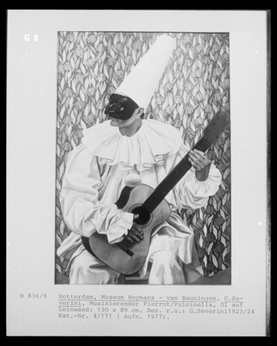 Pierrot making music