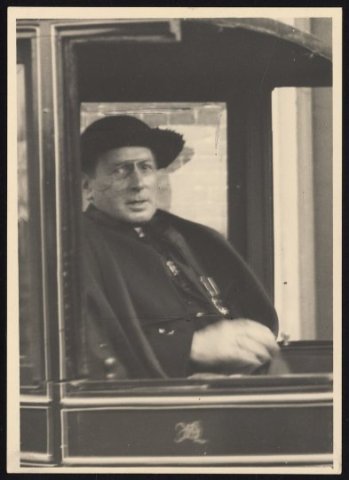 Uitgeest. Pastoor J.C. v.d. Loos, 40 jaar priester op 15 augustus 1936. Zie artikel in krant De Zaanlander van 14-08-1936.