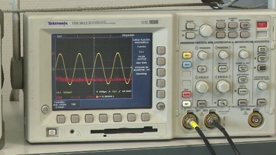 Manejo básico del osciloscopio digital Tektronix TDS 3012
