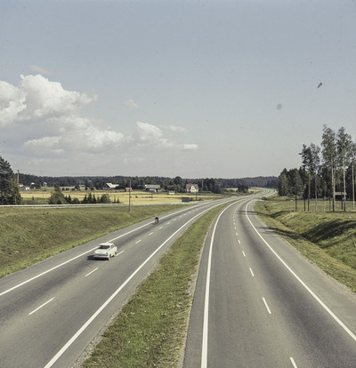 Tarvontie, Suomen ensimmäinen moottoritie | Europeana
