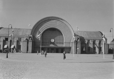 Eliel Saarisen ja Herman Geselliuksen suunnittelema, vuonna 1913  valmistunut Viipurin rautatieasema | Europeana