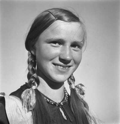 nuori suomalainen nainen | Europeana