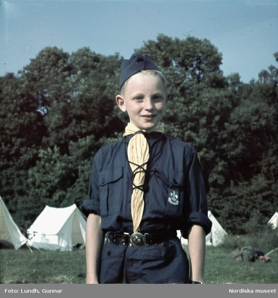 Scoutläger. Porträtt av en pojke. | Europeana