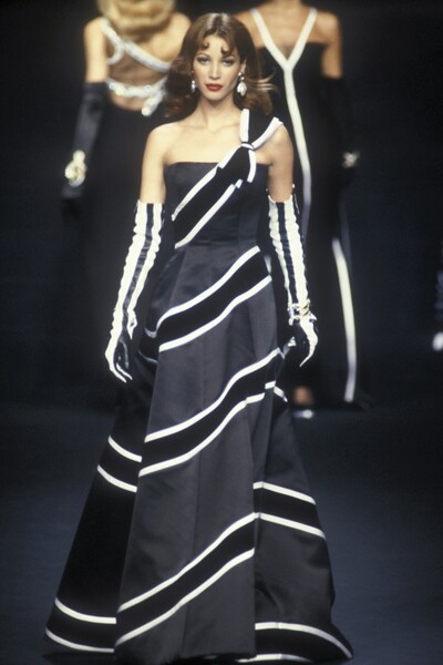 Valentino, Autumn-Winter 1992, Couture | Europeana