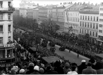 Bundesheerparade in Wien | Europeana