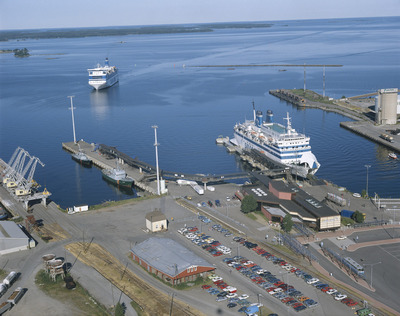 Silja-Line Oy:n terminaali. Laiturissa m/s Wasa Queen | Europeana