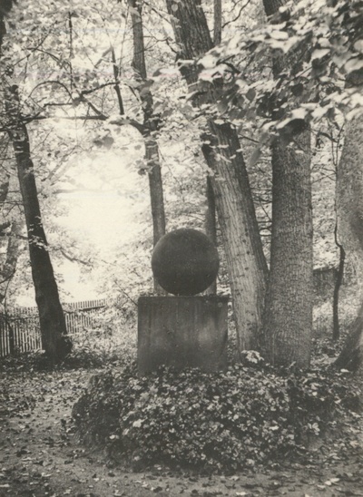 abstrakte Skulptur, Weimar | Europeana